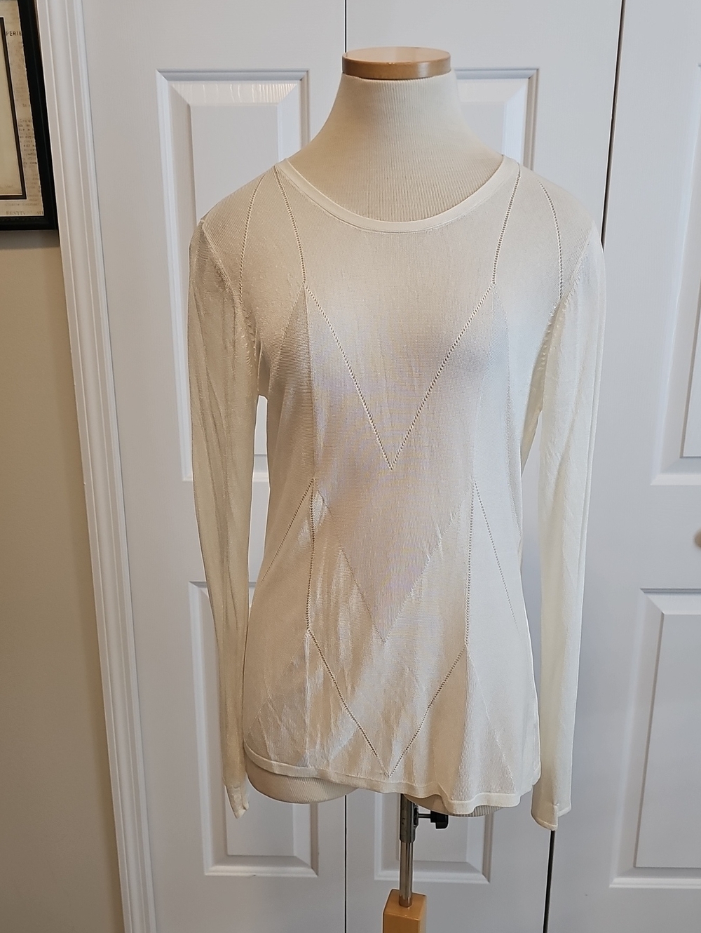 Worthington NWT Women's LIGHTWEIGHT Cream Long-Sleeve Knit Top. size Large.